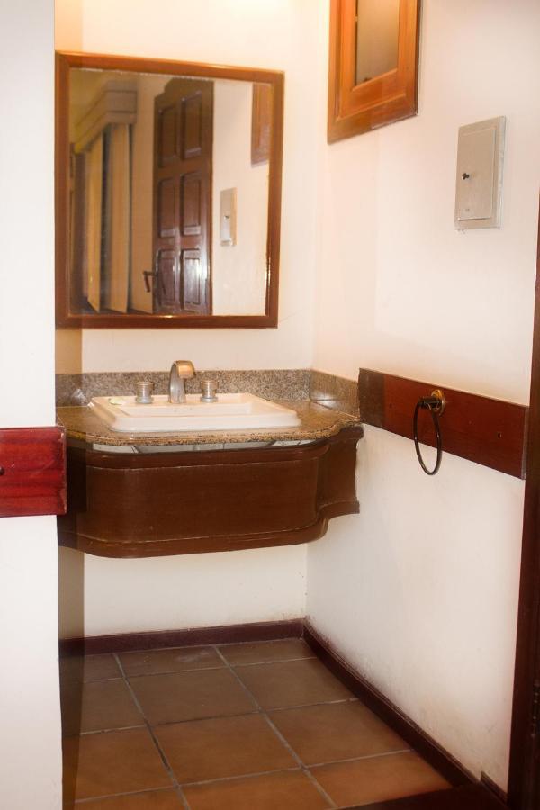 El Pantanal Hotel & Resort Puerto Quijarro  المظهر الخارجي الصورة