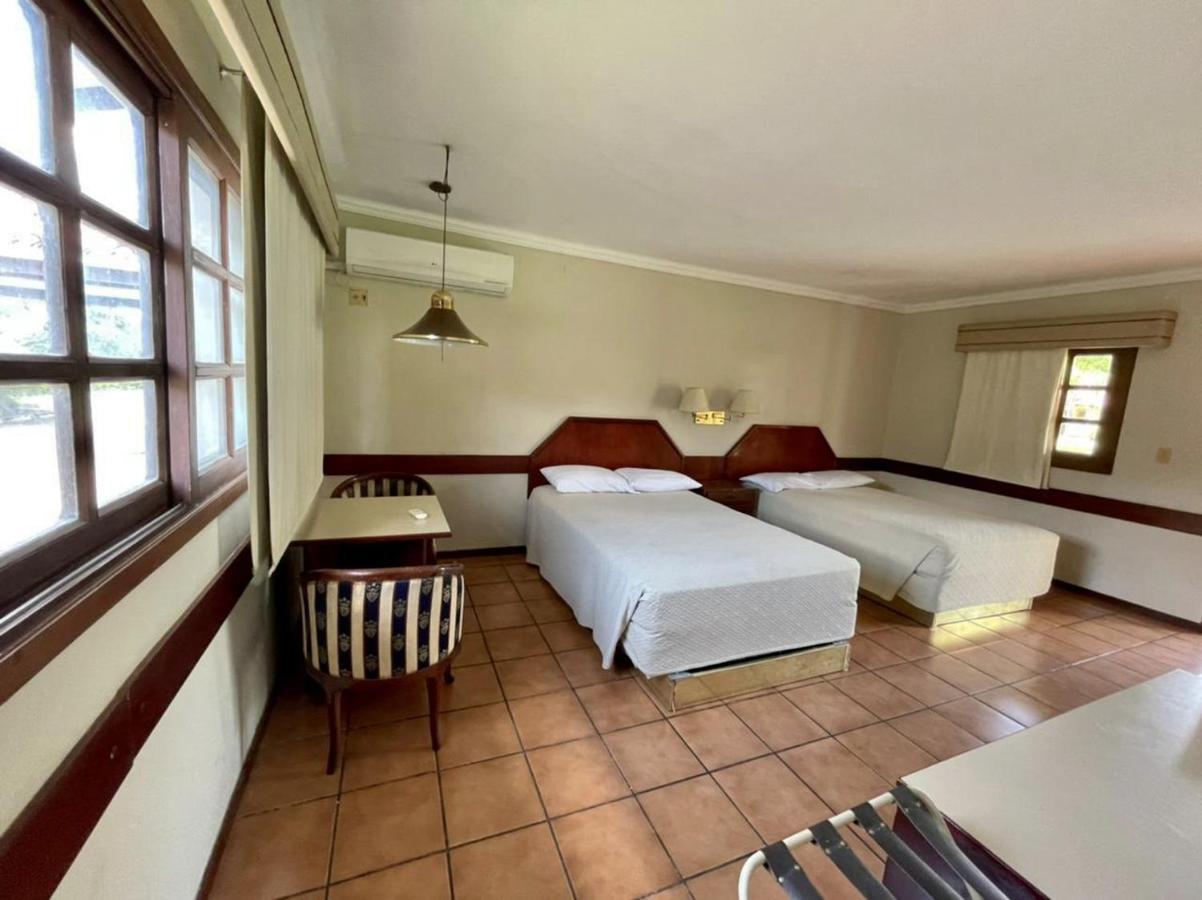 El Pantanal Hotel & Resort Puerto Quijarro  المظهر الخارجي الصورة