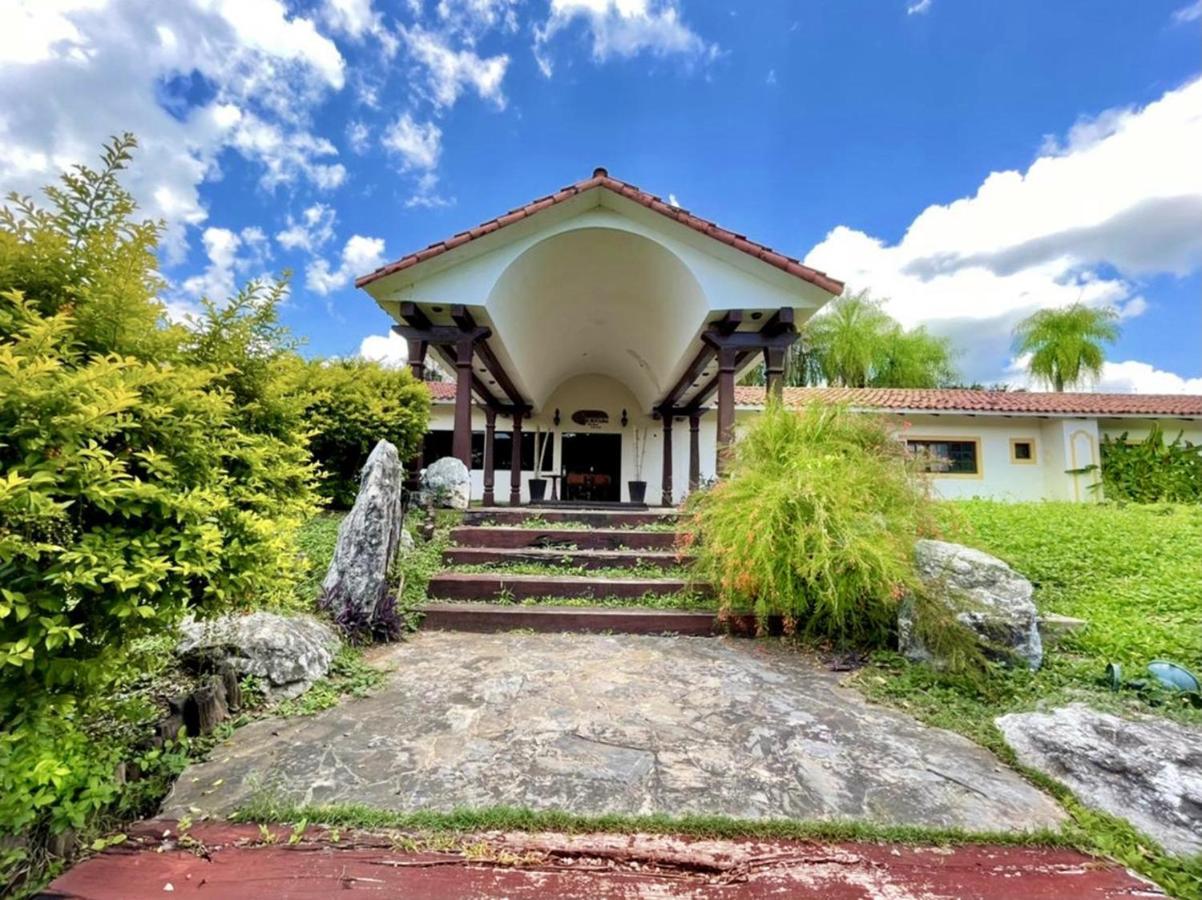 El Pantanal Hotel & Resort Puerto Quijarro  المظهر الخارجي الصورة