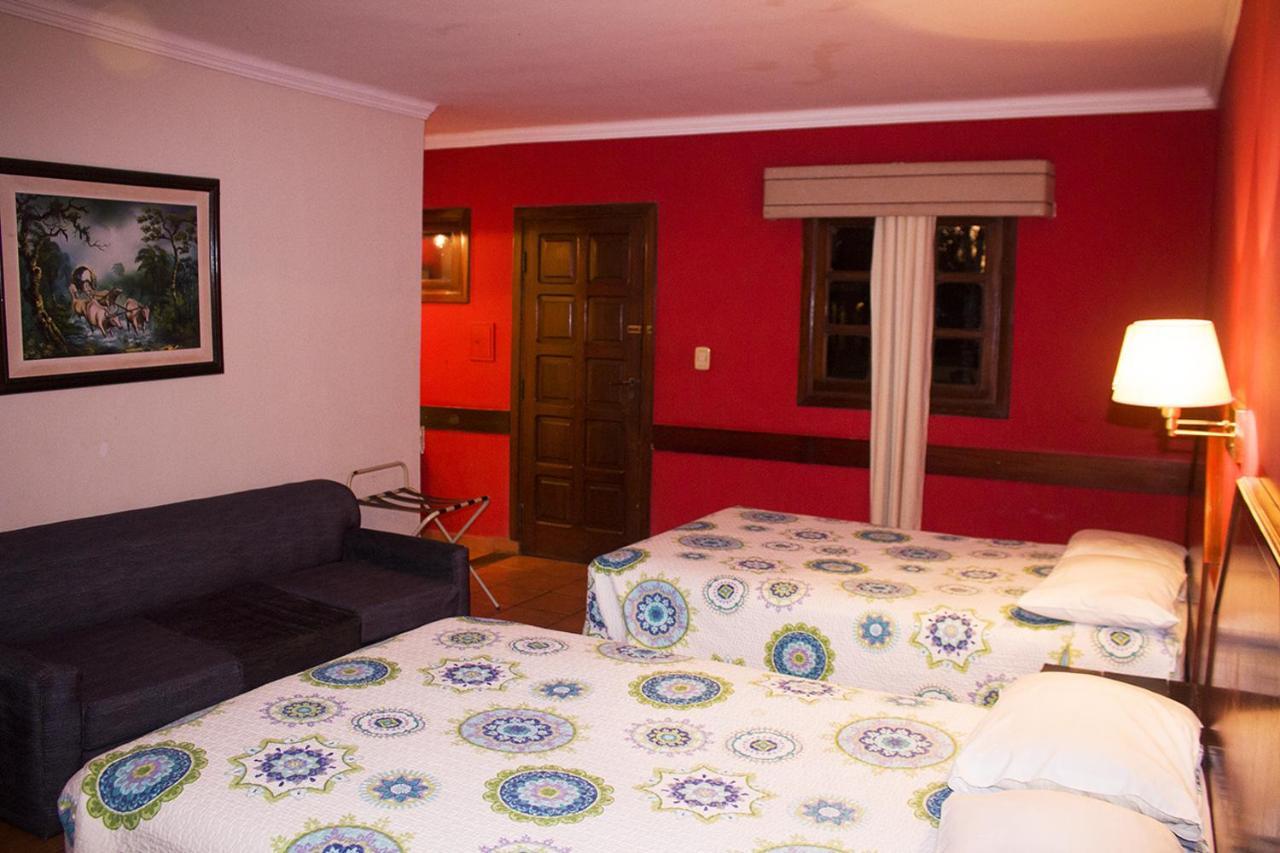 El Pantanal Hotel & Resort Puerto Quijarro  المظهر الخارجي الصورة