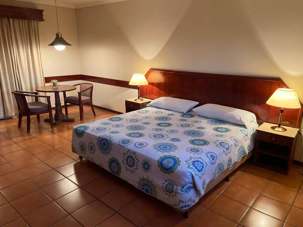 El Pantanal Hotel & Resort Puerto Quijarro  المظهر الخارجي الصورة